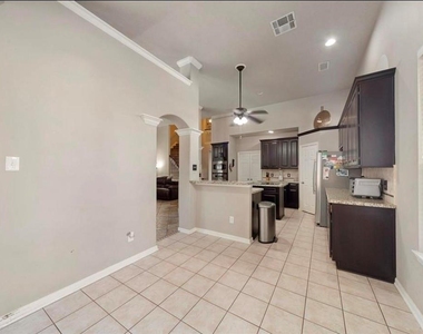 16303 Candlerock Court - Photo Thumbnail 10