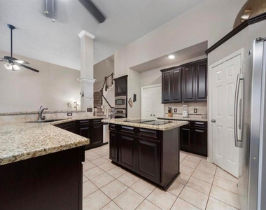 16303 Candlerock Court - Photo Thumbnail 9