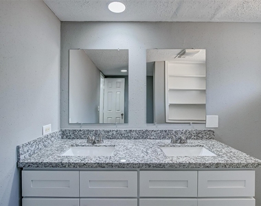 2323 Tinechester Drive - Photo Thumbnail 15