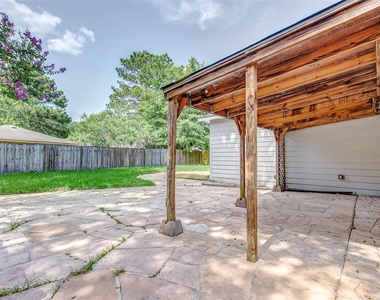 2323 Tinechester Drive - Photo Thumbnail 24
