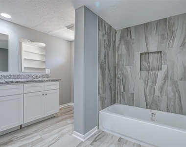 2323 Tinechester Drive - Photo Thumbnail 14