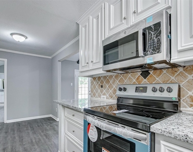 2323 Tinechester Drive - Photo Thumbnail 19