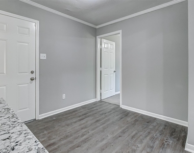 2323 Tinechester Drive - Photo Thumbnail 16