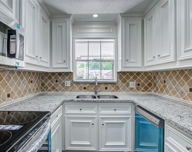 2323 Tinechester Drive - Photo Thumbnail 18