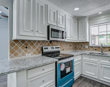 2323 Tinechester Drive - Photo Thumbnail 17
