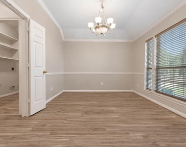 3207 Hickory Knoll Drive - Photo Thumbnail 4