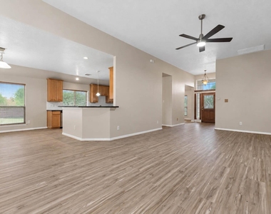 3207 Hickory Knoll Drive - Photo Thumbnail 7