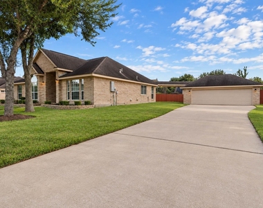 3207 Hickory Knoll Drive - Photo Thumbnail 1