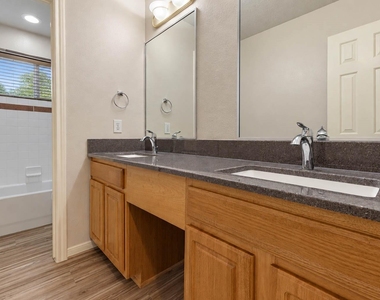 3207 Hickory Knoll Drive - Photo Thumbnail 16