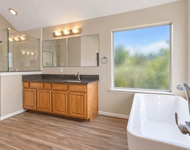 3207 Hickory Knoll Drive - Photo Thumbnail 13