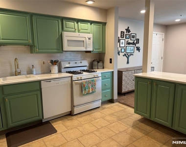 130 Orchard - Photo Thumbnail 6
