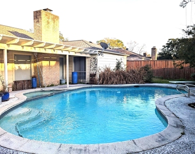1310 S Kirkwood Road - Photo Thumbnail 24