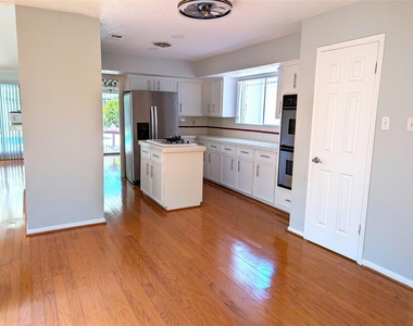 1310 S Kirkwood Road - Photo Thumbnail 10
