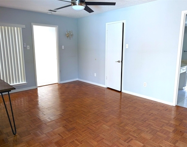 1310 S Kirkwood Road - Photo Thumbnail 14