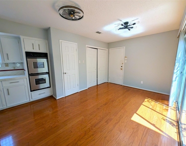 1310 S Kirkwood Road - Photo Thumbnail 12