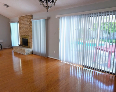 1310 S Kirkwood Road - Photo Thumbnail 5