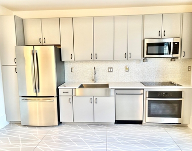 2201 Market Street - Photo Thumbnail 3