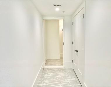 2201 Market Street - Photo Thumbnail 5