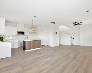 6417 Eastland Street - Photo Thumbnail 6