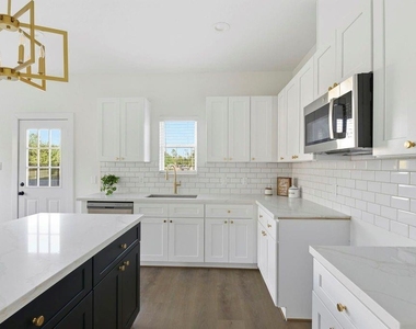 6417 Eastland Street - Photo Thumbnail 7