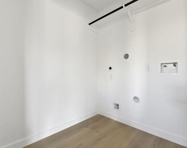 6417 Eastland Street - Photo Thumbnail 25