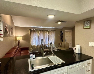 12948 Greenway Chase Court - Photo Thumbnail 10