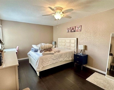12948 Greenway Chase Court - Photo Thumbnail 15