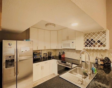 12948 Greenway Chase Court - Photo Thumbnail 7