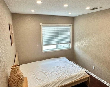 12948 Greenway Chase Court - Photo Thumbnail 17
