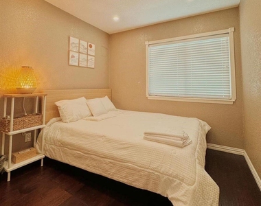 12948 Greenway Chase Court - Photo Thumbnail 18