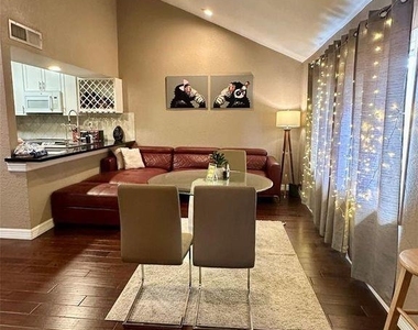 12948 Greenway Chase Court - Photo Thumbnail 3