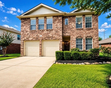 11902 Solon Springs Drive - Photo Thumbnail 2