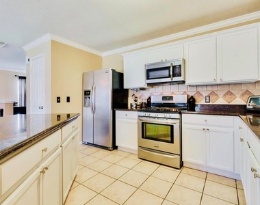 11902 Solon Springs Drive - Photo Thumbnail 17