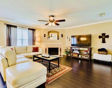 11902 Solon Springs Drive - Photo Thumbnail 9