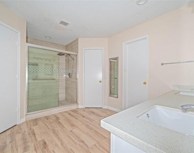 10950 Linden Gate Drive - Photo Thumbnail 11