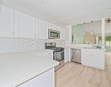 10950 Linden Gate Drive - Photo Thumbnail 5