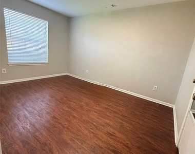 3118 Lakefield Way - Photo Thumbnail 7