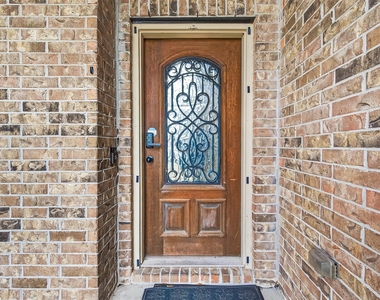 5519 Jay Thrush Drive - Photo Thumbnail 3