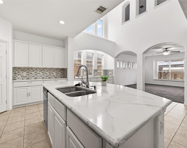 5519 Jay Thrush Drive - Photo Thumbnail 8
