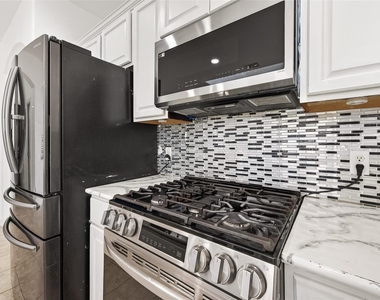 5519 Jay Thrush Drive - Photo Thumbnail 14
