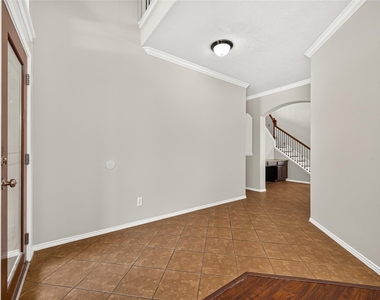 3508 Oakville Drive - Photo Thumbnail 7