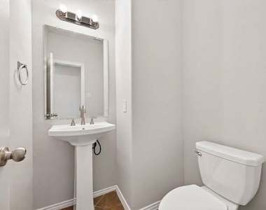3508 Oakville Drive - Photo Thumbnail 18