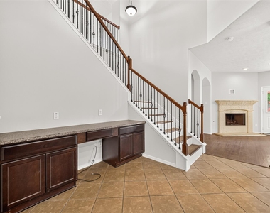 3508 Oakville Drive - Photo Thumbnail 16