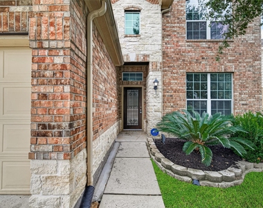3508 Oakville Drive - Photo Thumbnail 4