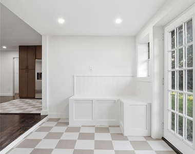 4709 Nina Lee Lane - Photo Thumbnail 14