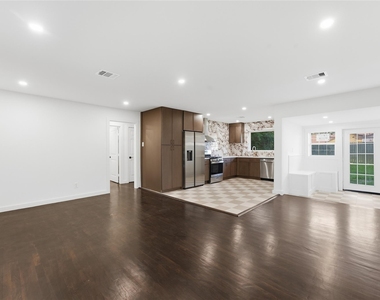 4709 Nina Lee Lane - Photo Thumbnail 4