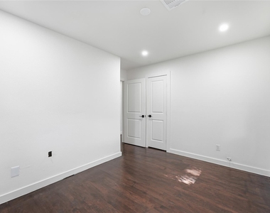 4709 Nina Lee Lane - Photo Thumbnail 24