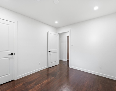 4709 Nina Lee Lane - Photo Thumbnail 21