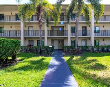5767 Deauville Circle - Photo Thumbnail 4
