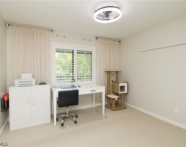 5767 Deauville Circle - Photo Thumbnail 34